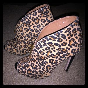 Leopard bootie Heels